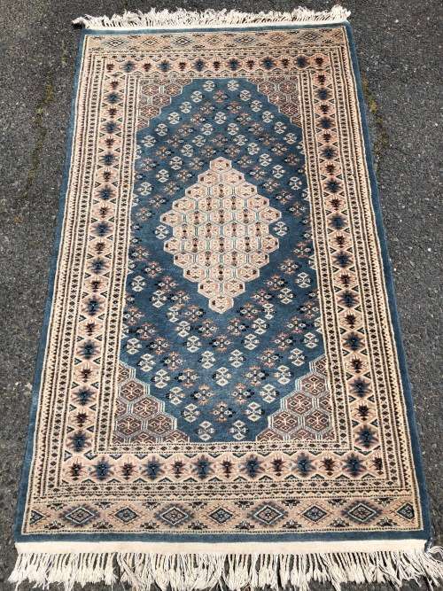 WHAT A BEAUTY -STUNNING PURE WOOL HAND KNOTTED TURQUOISE PERSIAN CARPET 1600 X 940mm