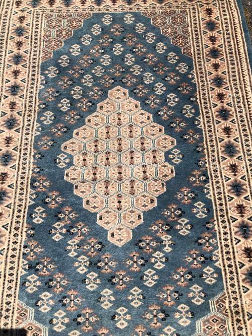 WHAT A BEAUTY -STUNNING PURE WOOL HAND KNOTTED TURQUOISE PERSIAN CARPET 1600 X 940mm