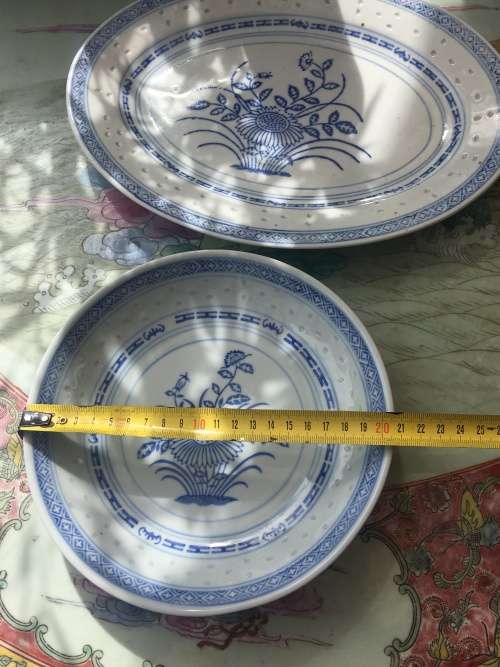 Chinese Rice Grain Chreysanthemum Pattern 30 cm Platter & 21 cm Plate - c1990s Guangming Jingdez