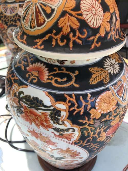 A Stunning old Majestic Qianlong Marked Chinese Imari Temple Jar Lamp on Stand. Thick Enamel