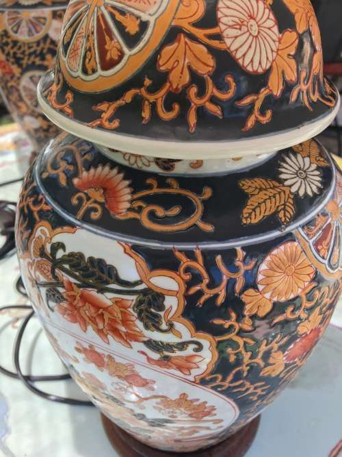 A Stunning old Majestic Qianlong Marked Chinese Imari Temple Jar Lamp on Stand. Thick Enamel