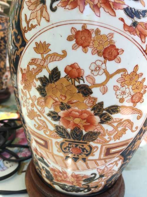 A Stunning old Majestic Qianlong Marked Chinese Imari Temple Jar Lamp on Stand. Thick Enamel