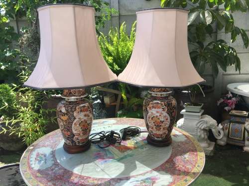 A Stunning old Majestic Qianlong Marked Chinese Imari Temple Jar Lamp on Stand. Thick Enamel