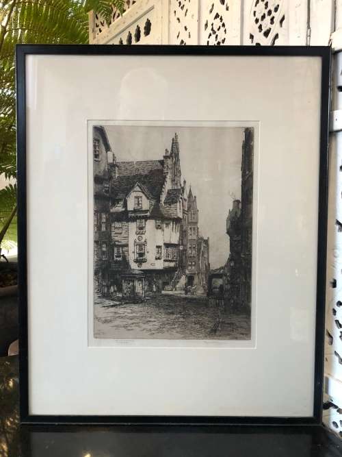 REGINALD GREEN (1884 - 1971) FRAMED ETCHING OF JOHN KNOX'S HOUSE EDINBURGH - ON EMBOSSED PAPER