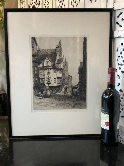 REGINALD GREEN (1884 - 1971) FRAMED ETCHING OF JOHN KNOX'S HOUSE EDINBURGH - ON EMBOSSED PAPER
