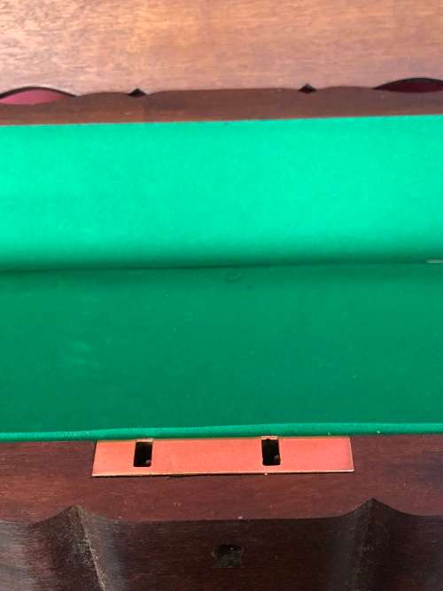 STUNNING FELT LINED EMBUIA BALL AND CLAW DOCUMENT , TRINKET OR JEWELRY KIST - NO KEY