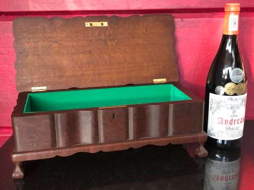 STUNNING FELT LINED EMBUIA BALL AND CLAW DOCUMENT , TRINKET OR JEWELRY KIST - NO KEY