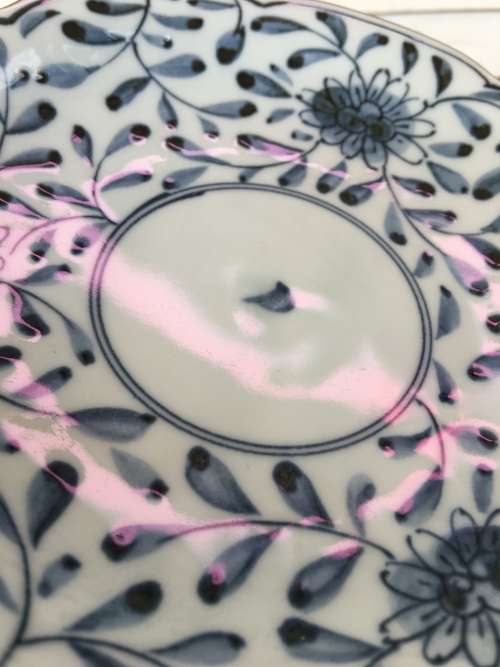 Set Blue & White Hand Painted Japanese Arita Toho Scalloped Dishes with Artemis Leaf in Center