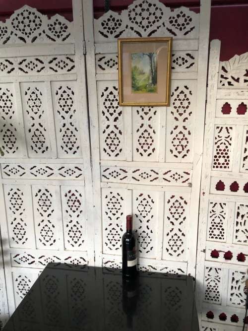 WOW !!! STUNNING SMALL FRAMED OIL ON BOARD - BLUEGUM TREES - SIGNED - STUNNING DECOR ITEM