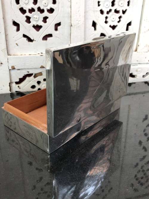 ADIE BROTHERS LTD - STERLING SILVER CIGAR BOX - BIRMINGHAM HALLMARKS DATED TO 1960's - WEIGHS 425g