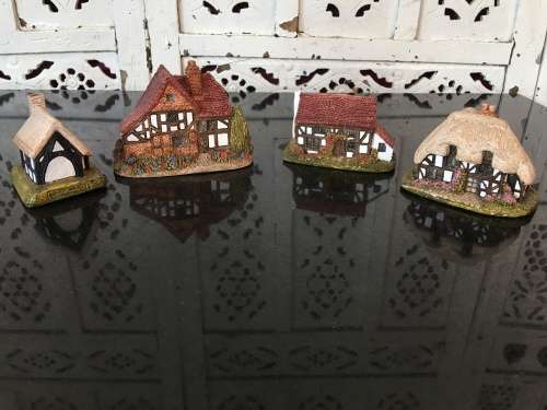 lot 4 Marked Collection Liliput Miniature Houses - Toll House, Oak Lodge,Acorn Cottage,April Cottage