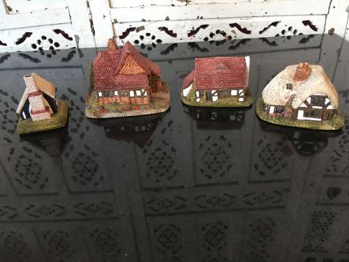 lot 4 Marked Collection Liliput Miniature Houses - Toll House, Oak Lodge,Acorn Cottage,April Cottage