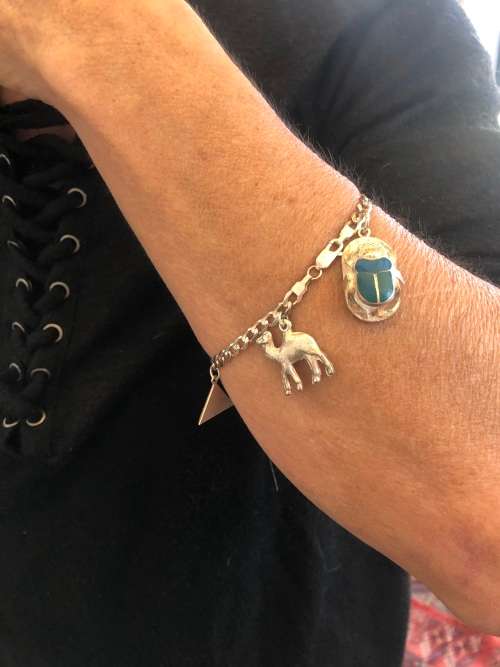 STUNNING STERLING SILVER CHARM BRACELET - WITH 5 EGYPTIAN CHARMS - CLEARLY MARKED - 24.3g