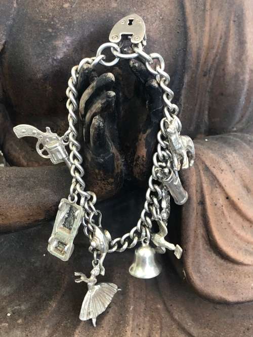 STUNNING CHUNKY STERLING SILVER CHARM BRACELET - WITH 10 CHARMS - CLEARLY MARKED - 52.31g