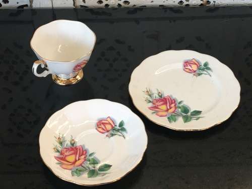 Royal Albert Bone China "Rosemary" c1950-1970 "Sweetheart Roses" Std Size Tea Trio Display Item