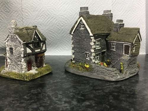 2 Marked Collection Liliput Miniature Houses -