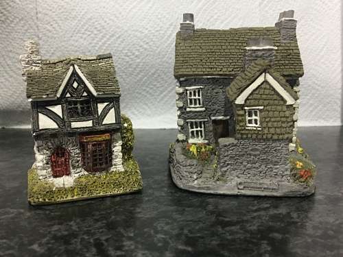 2 Marked Collection Liliput Miniature Houses -