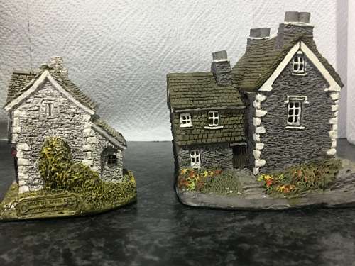 2 Marked Collection Liliput Miniature Houses -