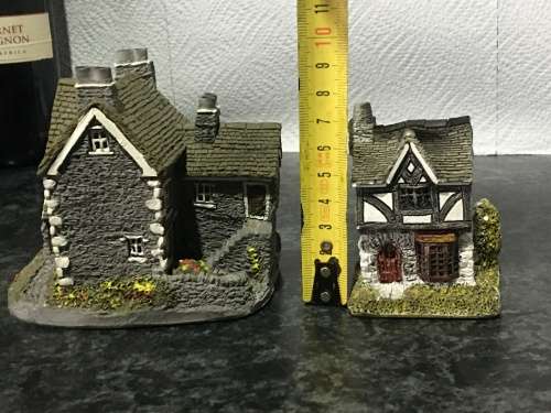 2 Marked Collection Liliput Miniature Houses -