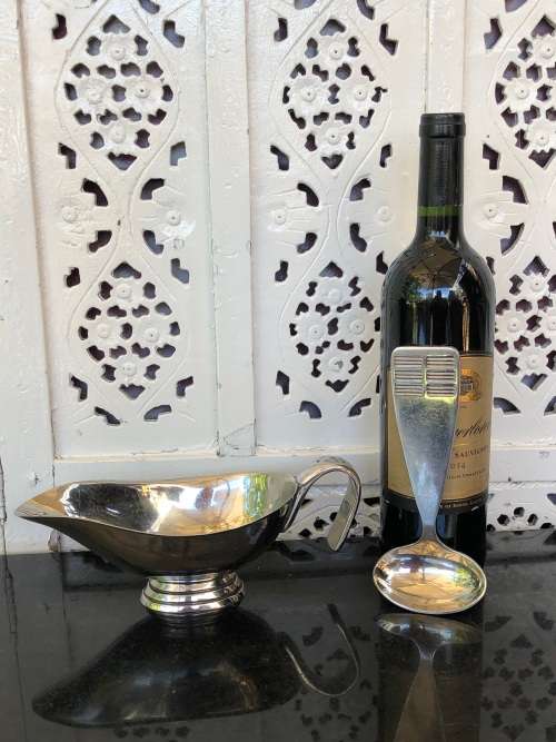 WOW !!! CARROL BOYES FUNCTIONAL ART !!! STAINLESS GRAVY BOAT AND MATCHING LADLE - CLEARLY MARKED