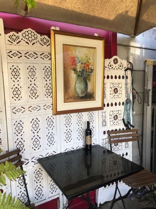 INVESTMENT ART !! JOY ROSE-INNES (SA 1939 -) BEAUTIFUL FRAMED STILL LIFE OF FLOWERS - PASTEL