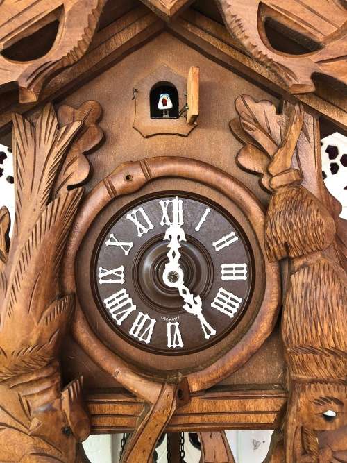 HUGE GERMAN REGULA HUNTING THEME CUCKOO CLOCK - COMPLETE - WORKING