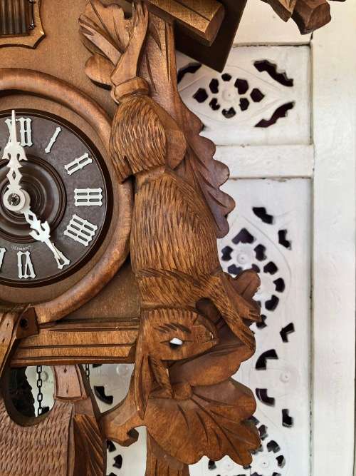 HUGE GERMAN REGULA HUNTING THEME CUCKOO CLOCK - COMPLETE - WORKING