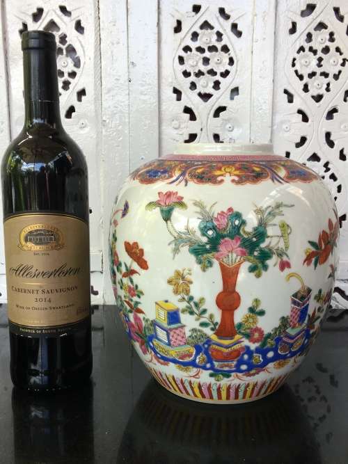 Large Chinese Antique Marked Yongsheng and Double Blue Ring, Enamel Hand Pinted Porcelain Ginger Jar