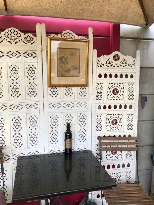 ABSOLUTELY STUNNING ORIGINAL CHINESE PAINTING OF GOLDFISH ON SILK - SIGNED AND WELL FRAMED