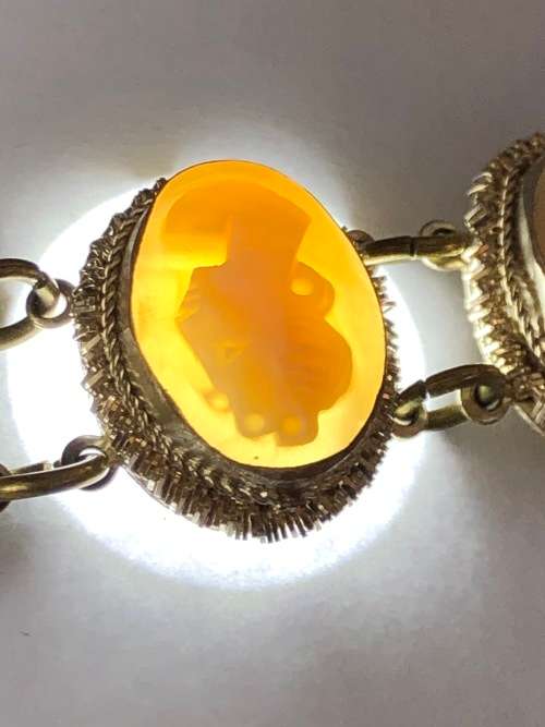 ANTIQUE VICTORIAN CARVED SHELL CAMEO FILIGREE BRACELET - GILT SILVER MARKED 800 ON THE CLASP