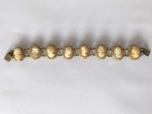 ANTIQUE VICTORIAN CARVED SHELL CAMEO FILIGREE BRACELET - GILT SILVER MARKED 800 ON THE CLASP