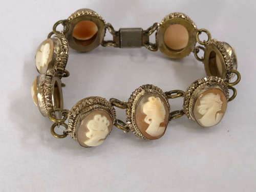 ANTIQUE VICTORIAN CARVED SHELL CAMEO FILIGREE BRACELET - GILT SILVER MARKED 800 ON THE CLASP
