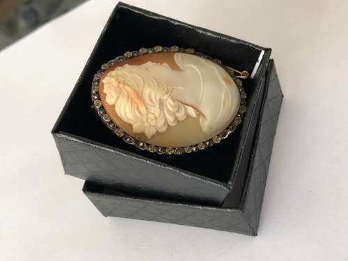 LARGE ANTIQUE VICTORIAN STERLING SILVER MARCASITE CARVED SHELL CAMEO BROOCH WITH SAFETY CHAIN