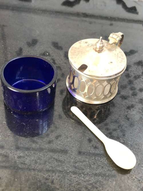 SET OF THREE SILVER PLATED MUSTARD POTS WITH SPOONS - ONE WITH A COBALT BLUE GLASS LINER