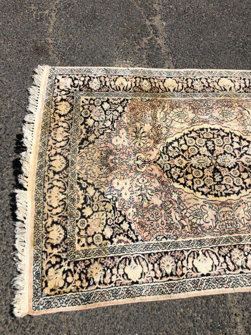 LARGE PURE WOOL HAND KNOTTED PERSIAN CARPET - SHADES OF PINK - CHECK DESCRIPTION 1740 X 1200mm