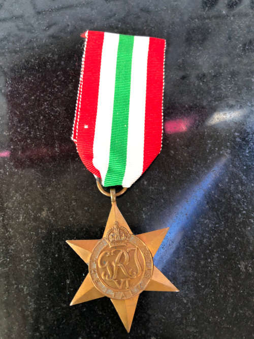 AMAZING FIND !!! WW2 `THE ITALY STAR MEDAL` NO-NAME - UN-NAMED - FULL SIZE - IN A PLASTIC SHEATH