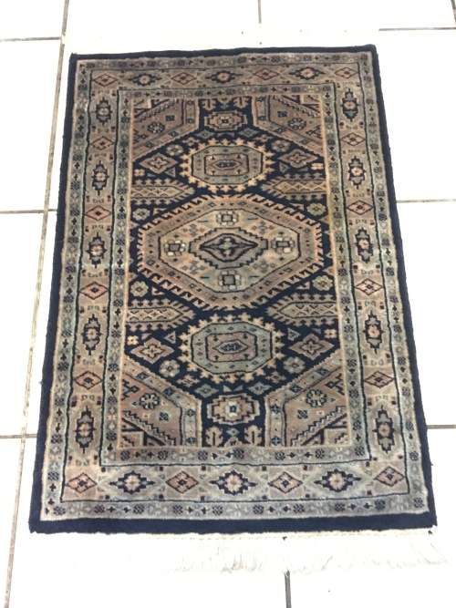 Wow !!! Stunning Genuine Persian Pure Wool Hand Knotted Blue Area Rug - re-listed due to non-payment