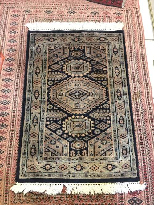 Wow !!! Stunning Genuine Persian Pure Wool Hand Knotted Blue Area Rug - re-listed due to non-payment