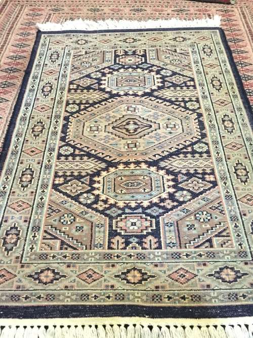 Wow !!! Stunning Genuine Persian Pure Wool Hand Knotted Blue Area Rug - re-listed due to non-payment