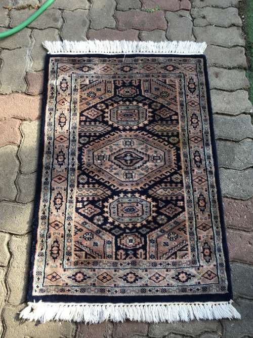 Wow !!! Stunning Genuine Persian Pure Wool Hand Knotted Blue Area Rug - re-listed due to non-payment