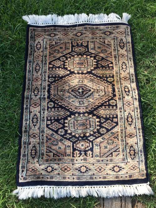 Wow !!! Stunning Genuine Persian Pure Wool Hand Knotted Blue Area Rug - re-listed due to non-payment