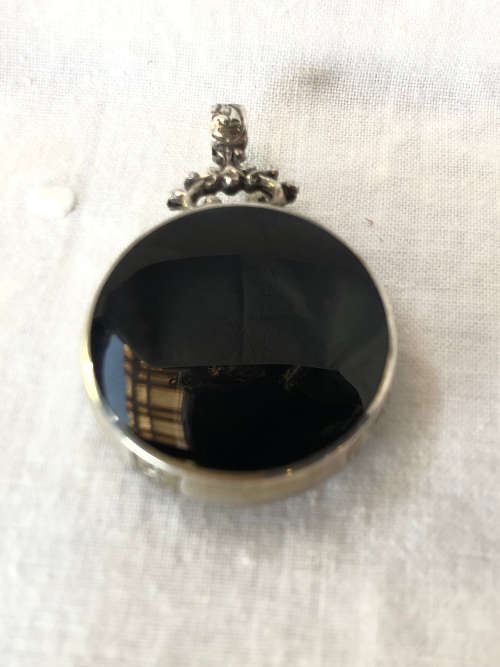 AMAZING PIECE !!! HALLMARKED DESIGNER LODOLITE QUARTS AND ONYX PENDANT - 25.49g TOTAL WEIGHT