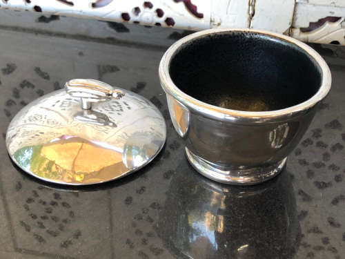 1 WEEK SALE !!! CARROL BOYES FUNCTIONAL ART !!! BIRDMAN PATTERN MEDIUM MISO BOWL - CLEARLY MARKED