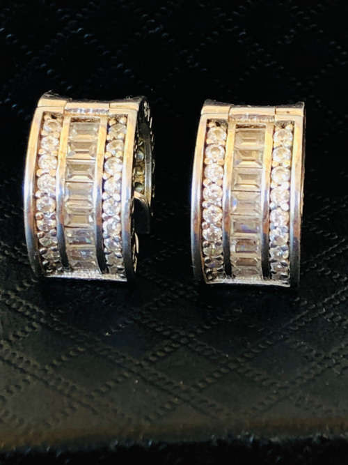 WOW !!! STUNNING PAIR OF BVLGARI STERLING SILVER EARRINGS WITH BUQUETTE CUBIC ZIRCONIA - 10.15g