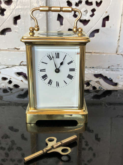STUNNING !!! CLASSIC BRASS AND BEVELLED GLASS FRENCH CARRIAGE CLOCK WITH KEY - WORKING 100%