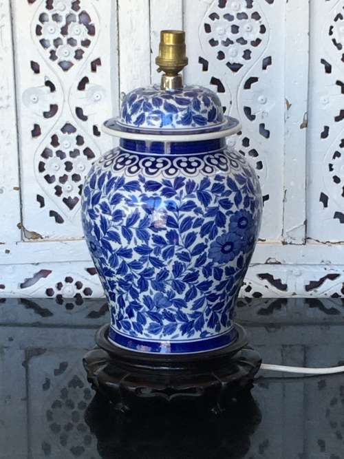 Large Chinese Blue on White Hand Painted Porcelain Lamp on Base. works 100%