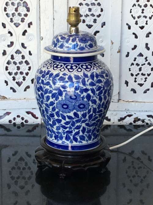 Large Chinese Blue on White Hand Painted Porcelain Lamp on Base. works 100%