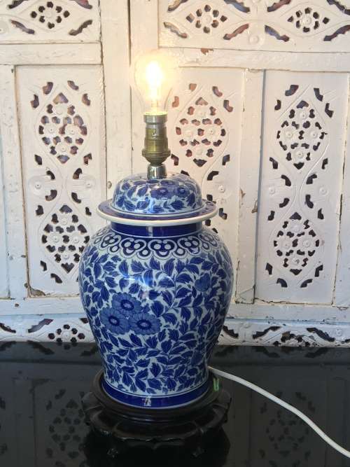 Large Chinese Blue on White Hand Painted Porcelain Lamp on Base. works 100%
