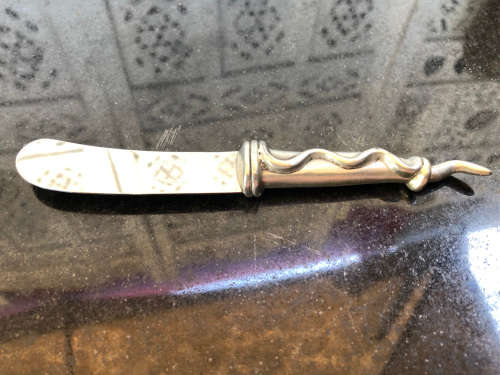 CARROL BOYES (1954 - 2019) TORCH PATTERN MINI PATE KNIFE - CLEARLY MARKED