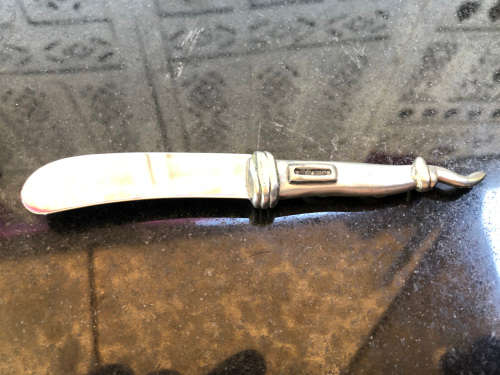 CARROL BOYES (1954 - 2019) TORCH PATTERN MINI PATE KNIFE - CLEARLY MARKED